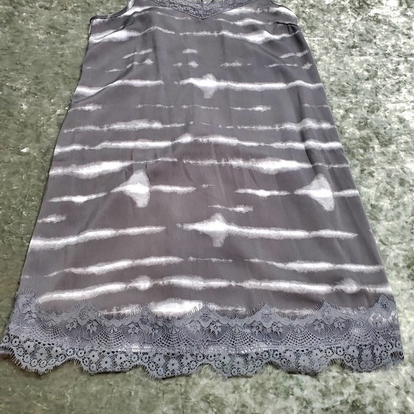 Aerie Gray Tie Dye Lace Hem Slip Size: S - Picture 3 of 7